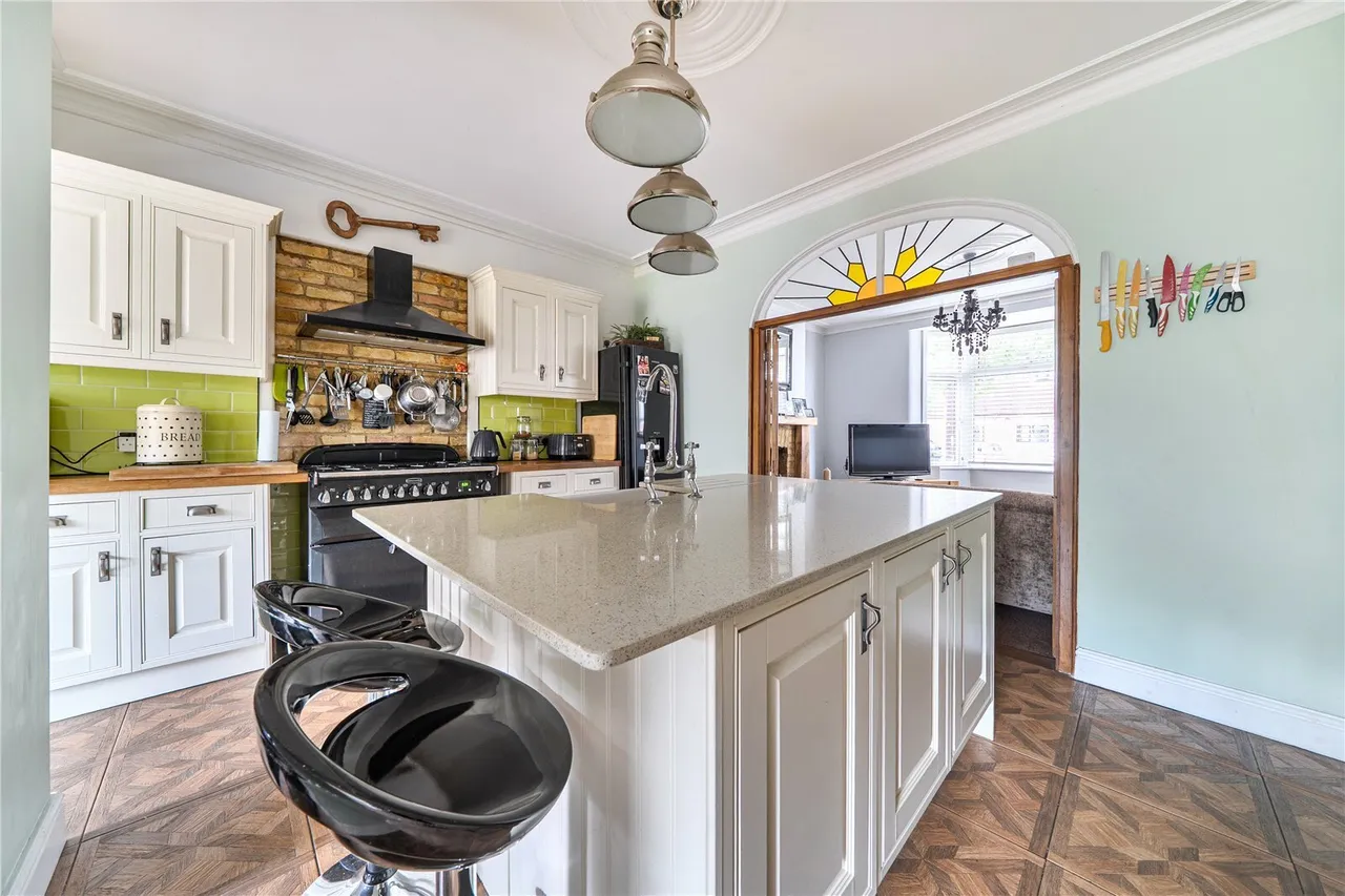 Recreation Avenue, Leigh-on-Sea, Essex, SS9, photo 5