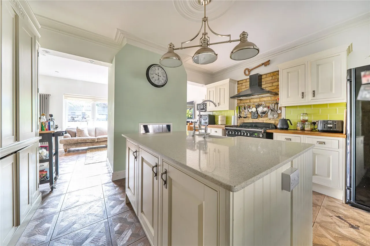 Recreation Avenue, Leigh-on-Sea, Essex, SS9, photo 12