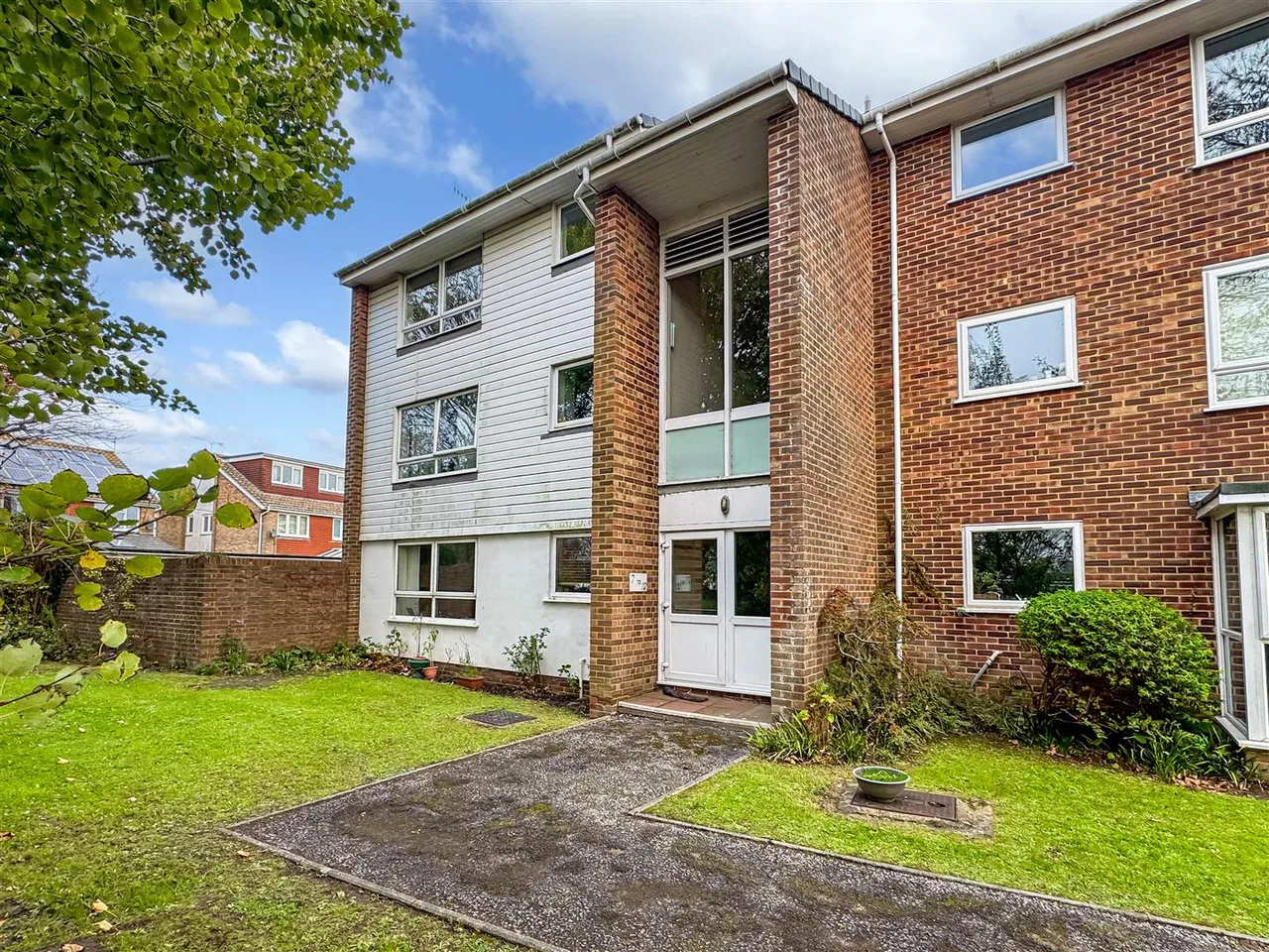 2 bed flat for sale, Summerlea Gardens, Littlehampton