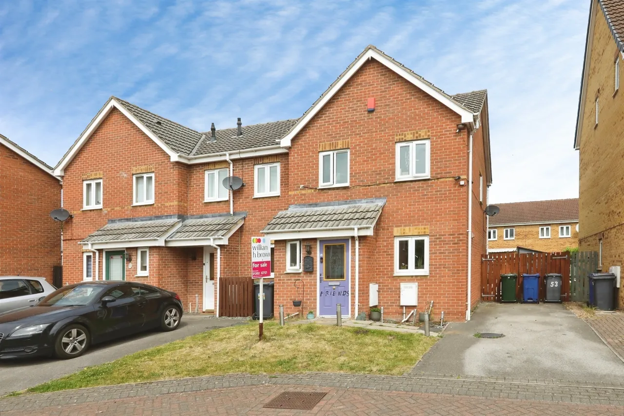 2 bed house for sale — Walstow Crescent, Armthorpe, Doncaster