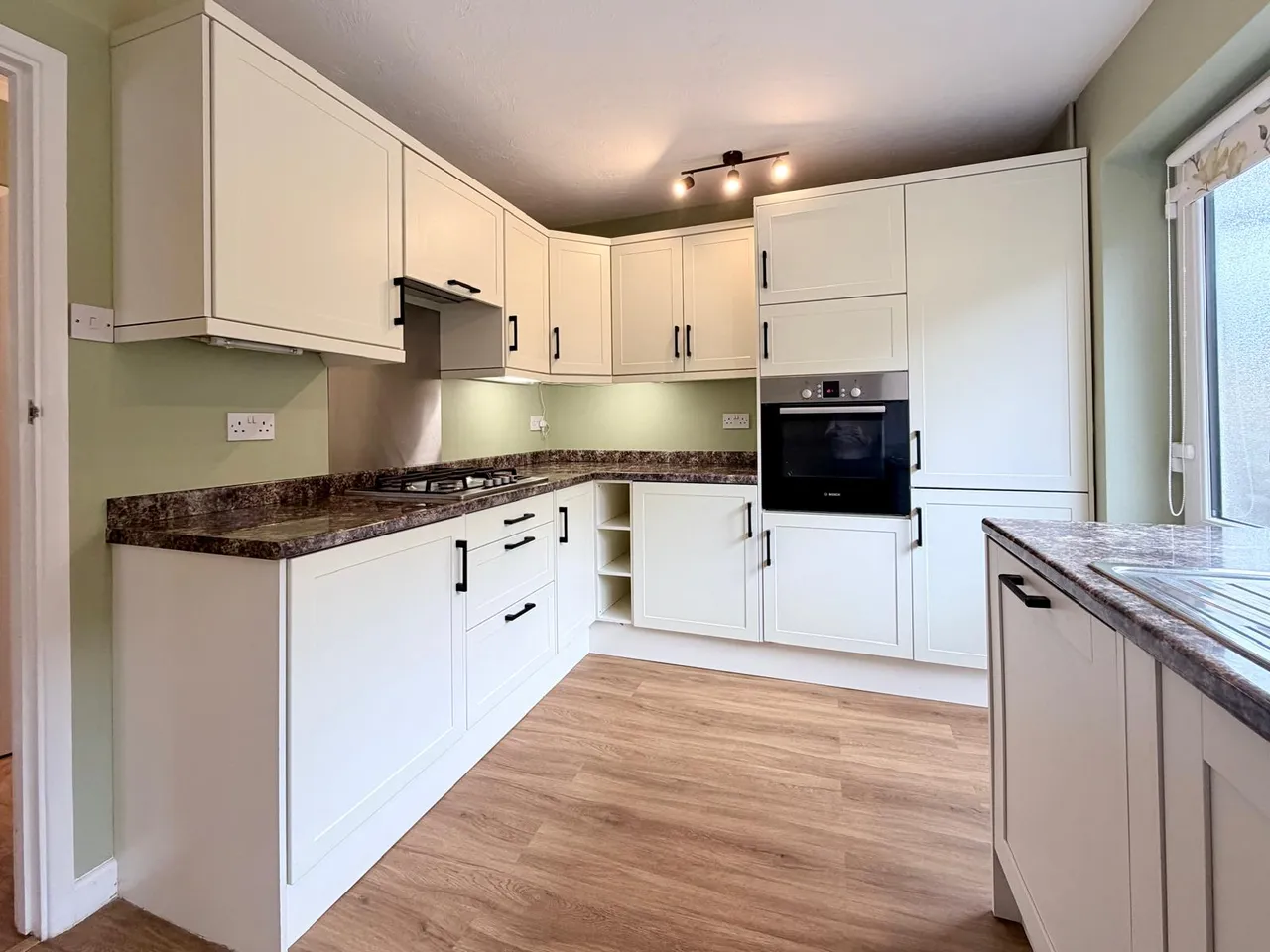 Eversley Close, Allington, photo 8
