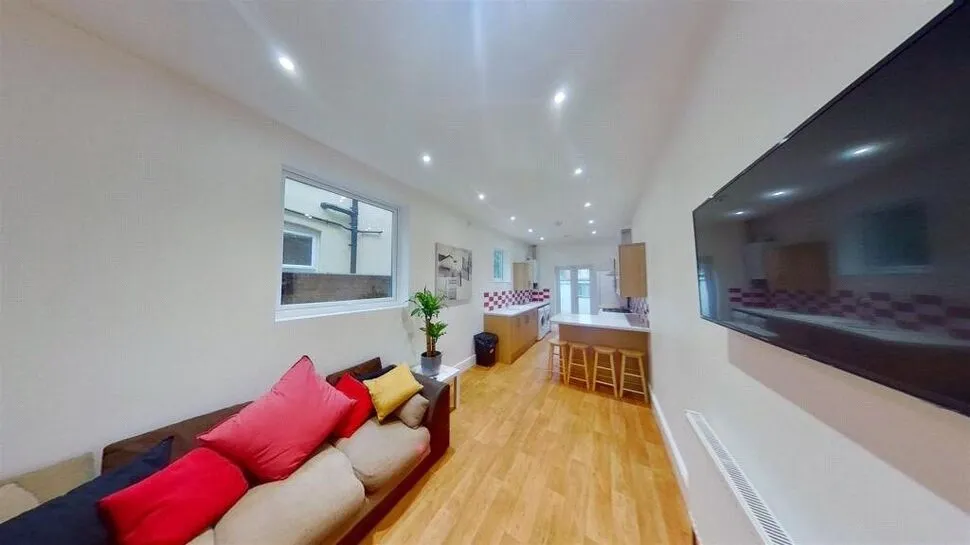 5 bed house to rent, Victory Road, Portsmouth, PO1