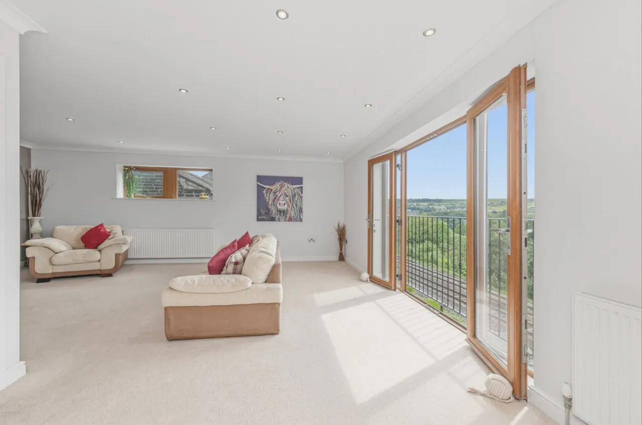 Radcliffe Road, Golcar, photo 12