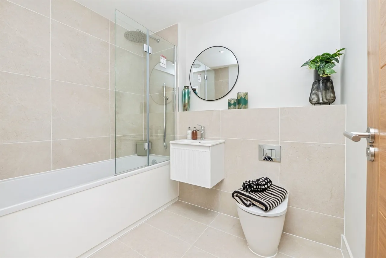 Magpie Bottom Lane, Hanham, BS15, photo 13
