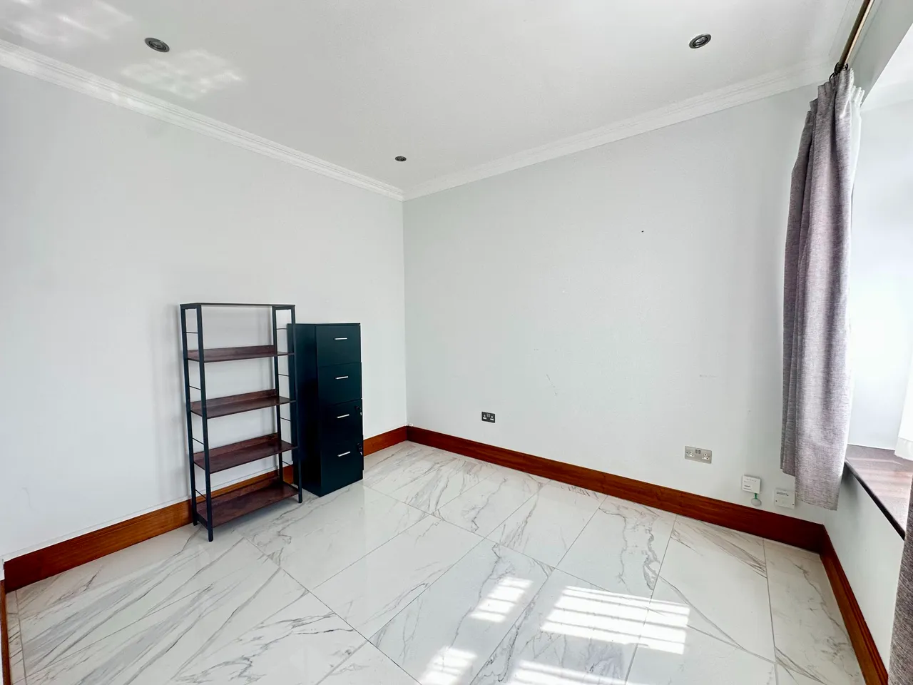 Saddlescombe Way, London, N12, photo 8