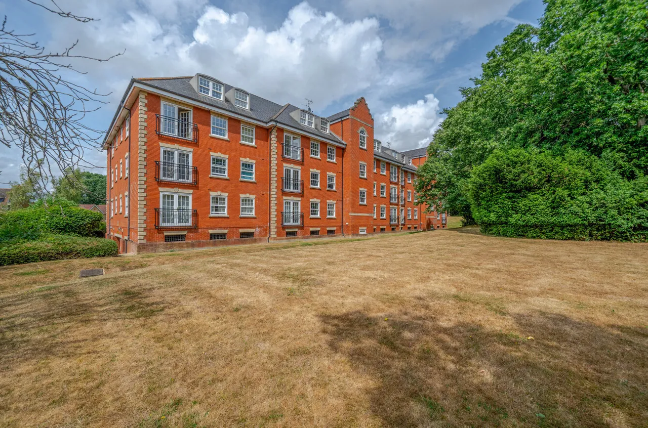 Montague Close, Wokingham, RG40, photo 15