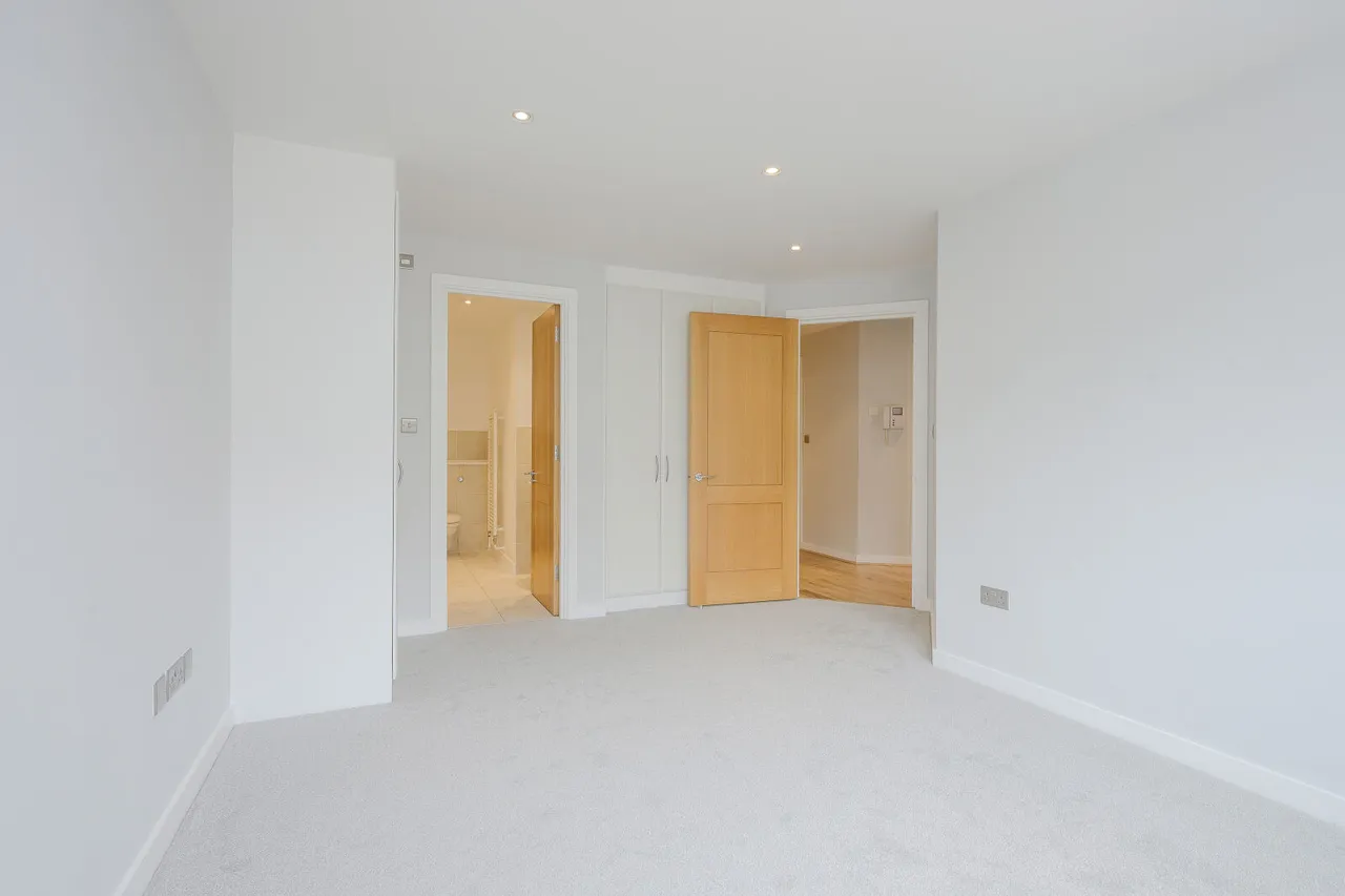 Queensmere Road, London, SW19, photo 5