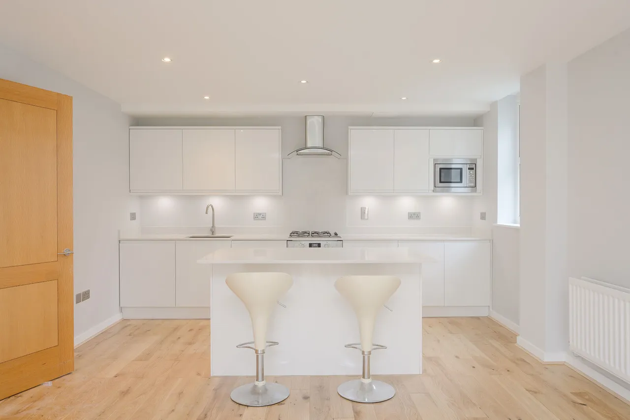 Queensmere Road, London, SW19, photo 4