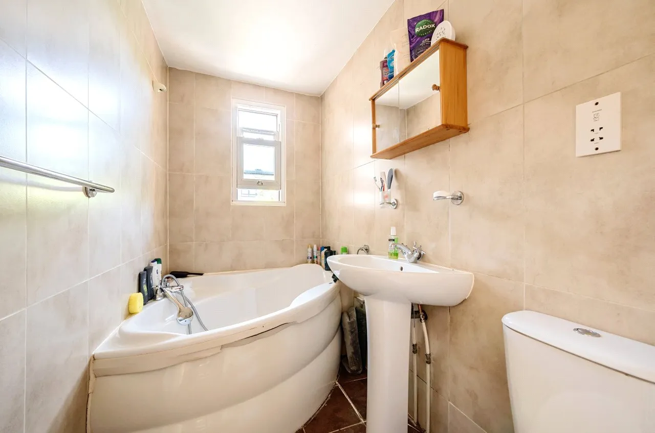 High Road, Whetstone, London, N20 0QG, photo 13