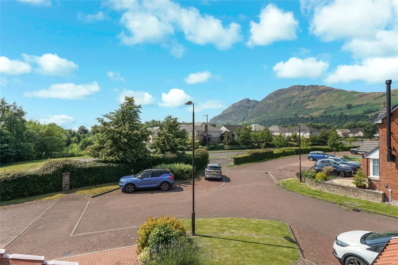 Blackthorn Grove, Menstrie, Clackmannanshire, FK11, photo 2