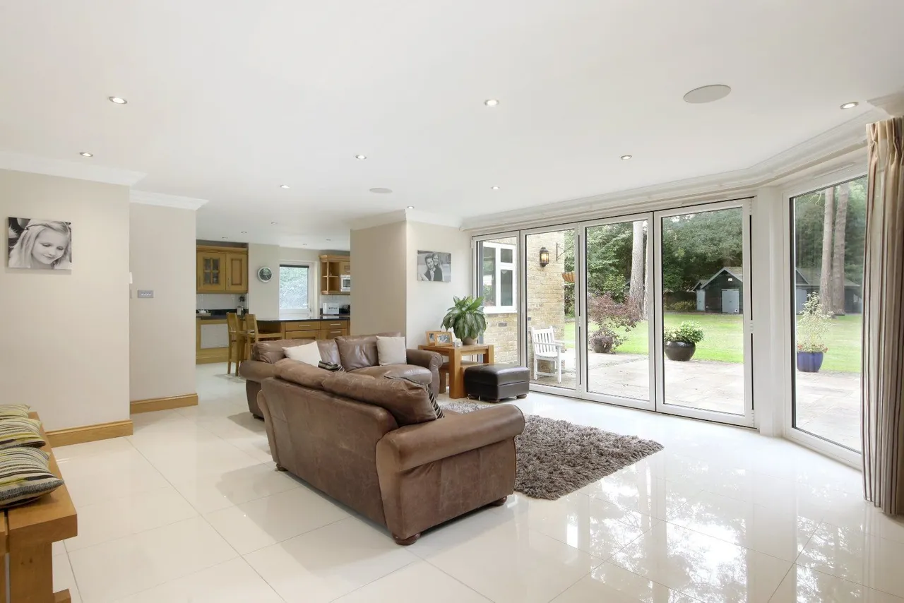Stoke Common Road, Fulmer, Buckinghamshire, SL3 6HA, photo 10