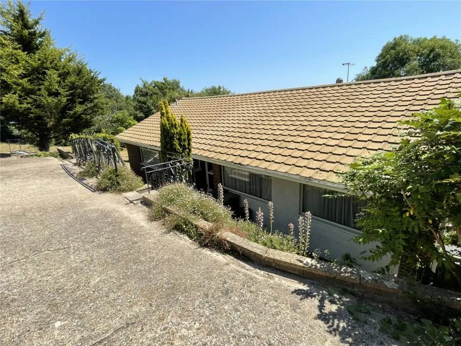 Gills Cliff Road, Ventnor, PO38, photo 11