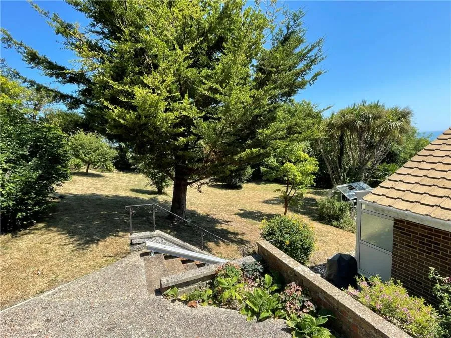 Gills Cliff Road, Ventnor, PO38, photo 13