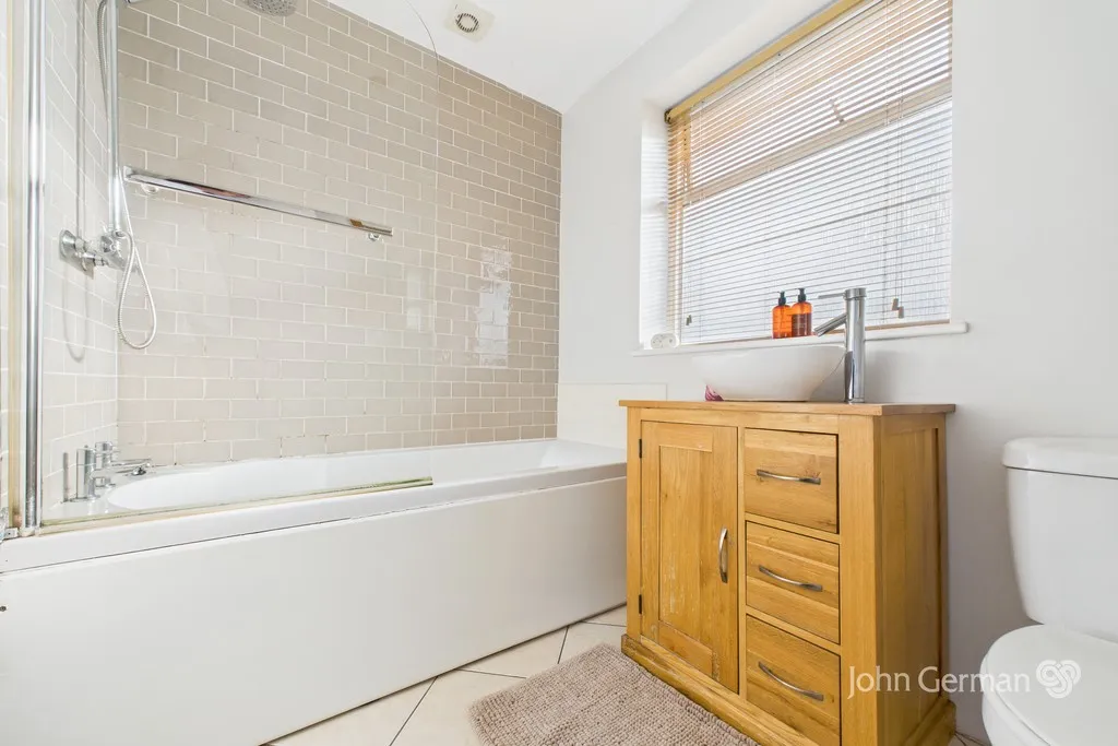 Old Derby Road, Ashbourne, photo 12