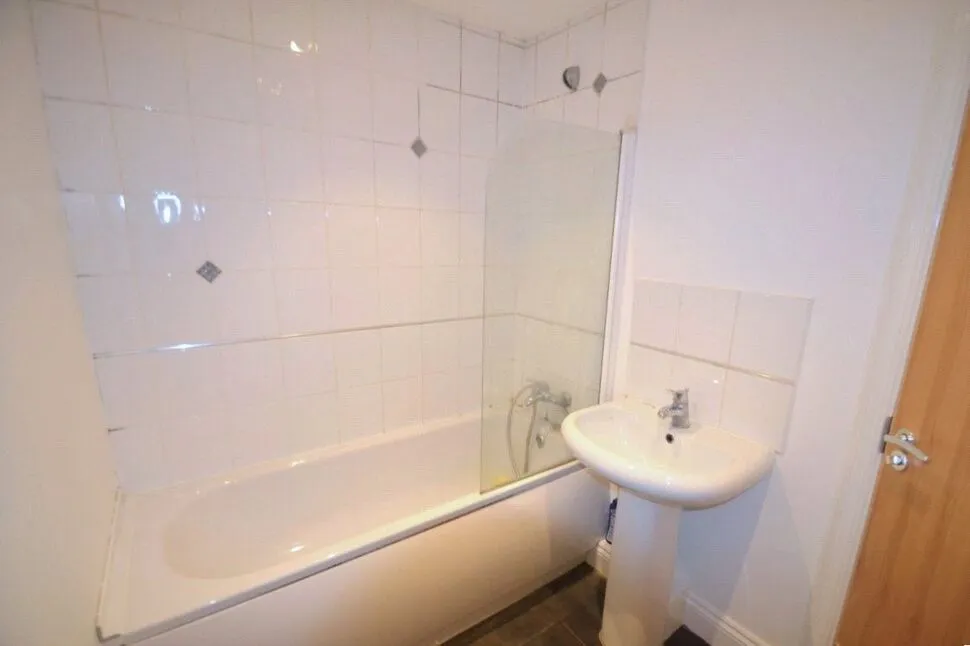 Station Road, Kettering, Northamptonshire, NN15, photo 5