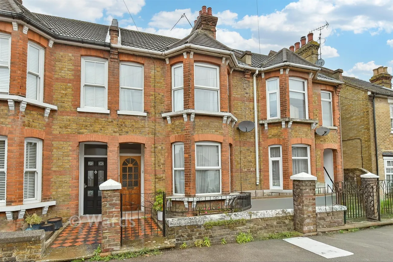 3 bed house for sale, Park Road, Sittingbourne, ME10