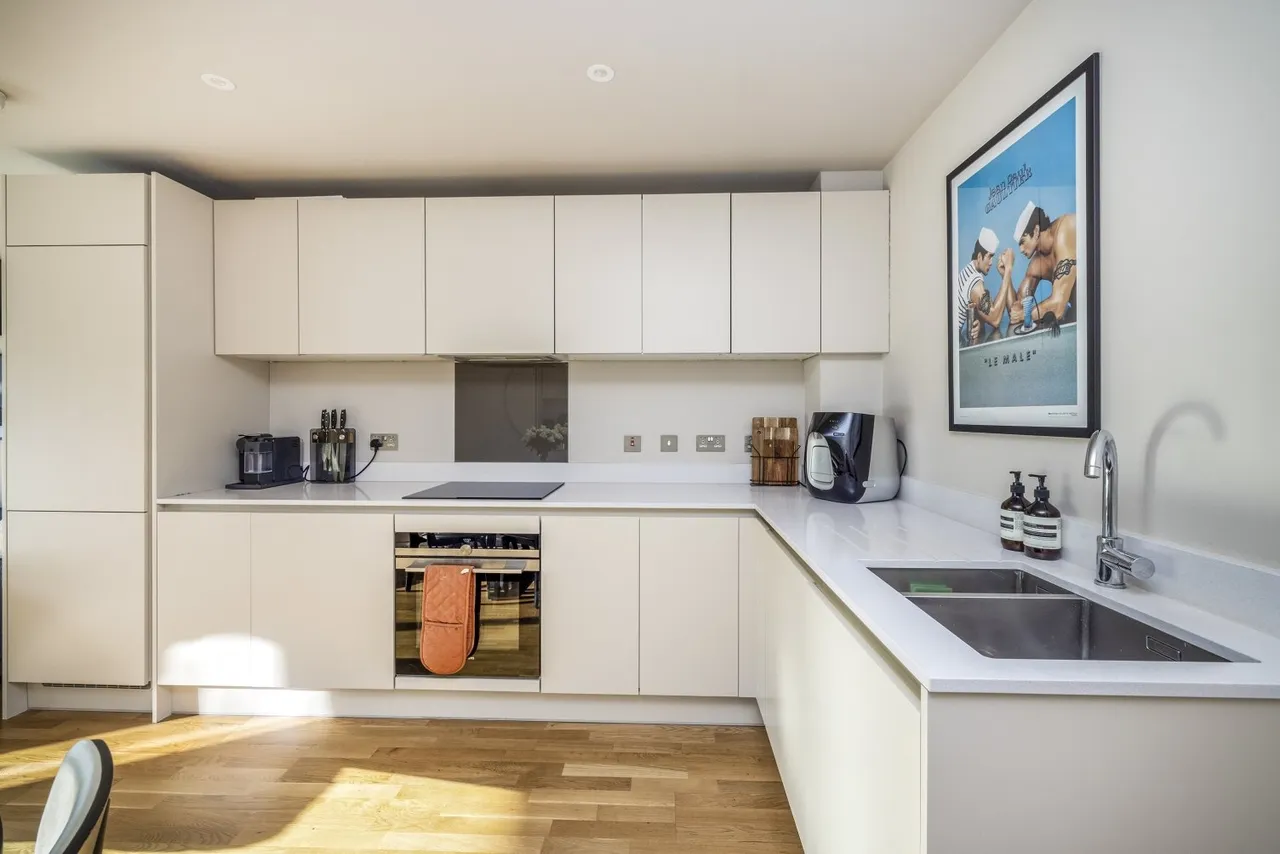 Hawthorne Crescent, Greenwich, SE10, photo 3