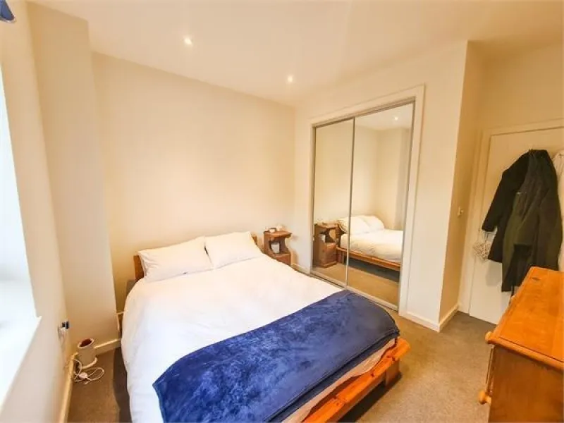 Grove House, 76 Sidmouth Avenue, photo 4