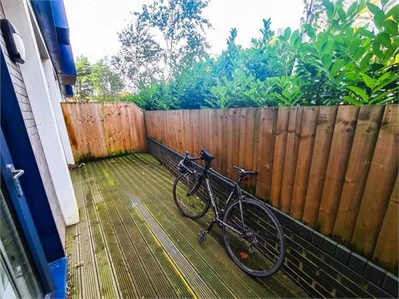 Grove House, 76 Sidmouth Avenue, photo 6