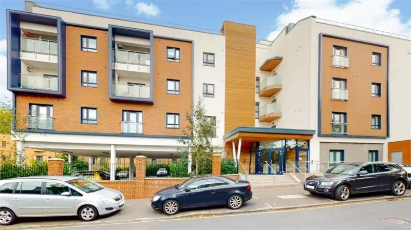 1 bed flat for sale — Grove House, 76 Sidmouth Avenue
