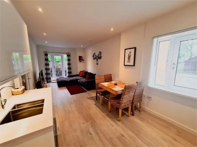 Grove House, 76 Sidmouth Avenue, photo 8