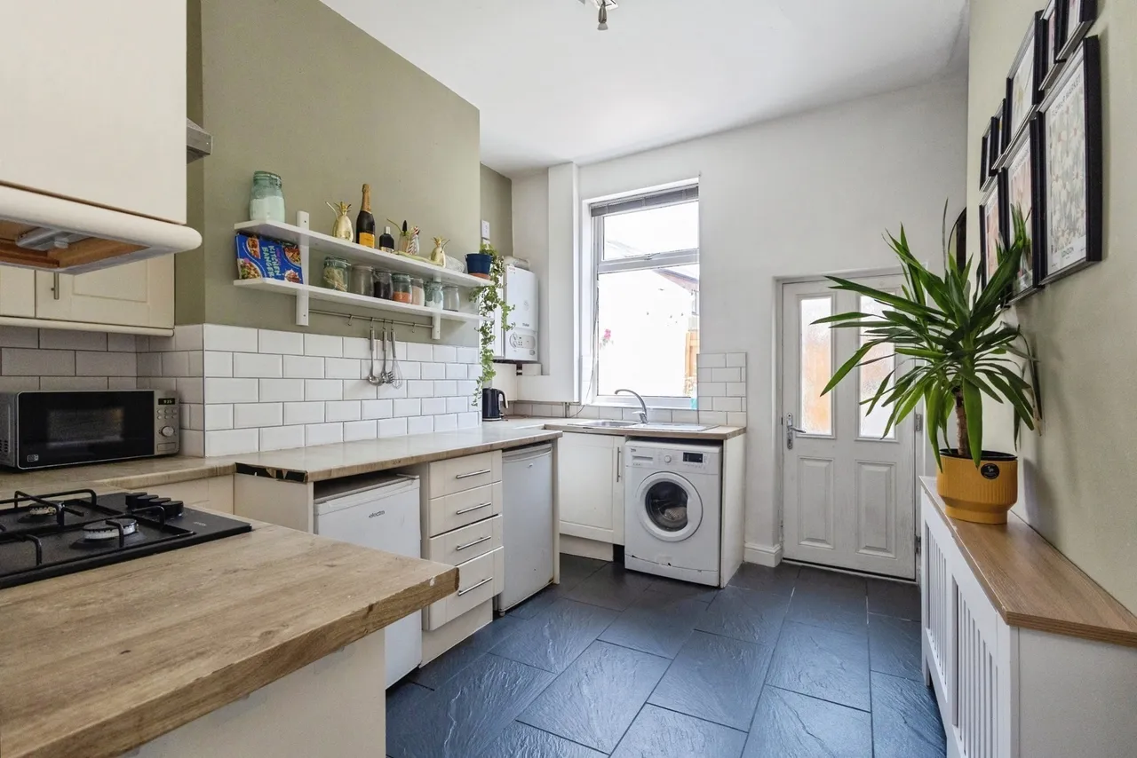 Cheetham Hill Road, Dukinfield, Greater Manchester, SK16, photo 7