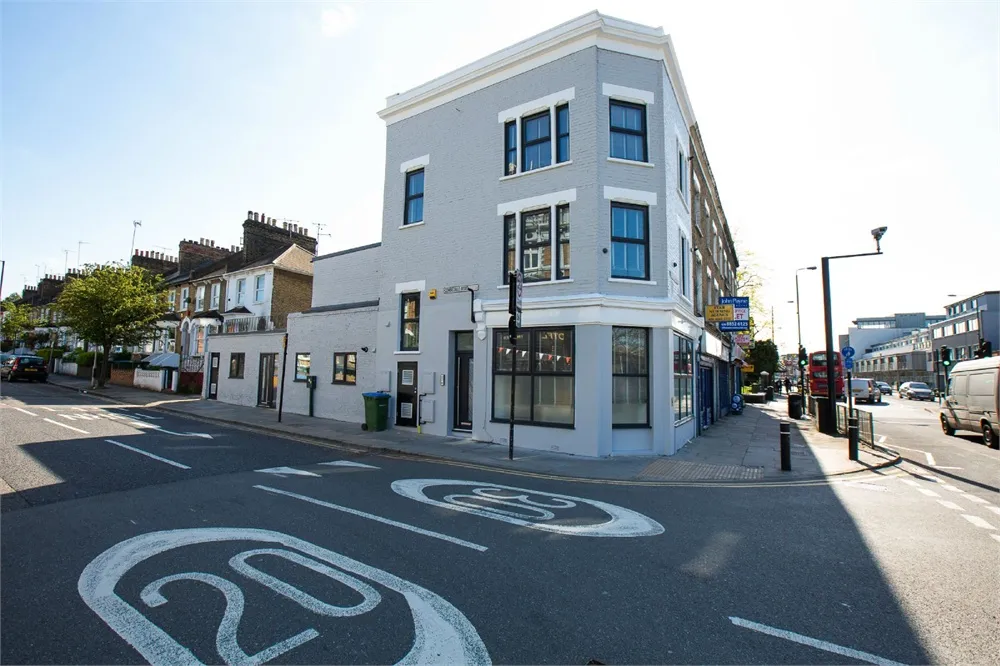 1 bed property to rent — Combedale Road, London, SE10 0LG