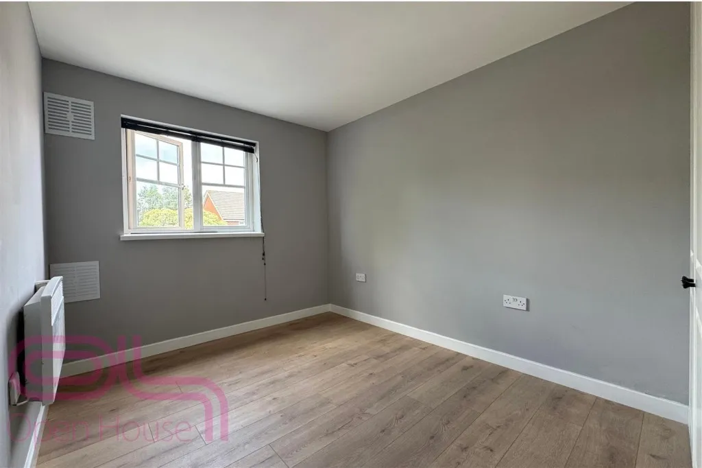 Newcombe Gardens, Hounslow, TW4, photo 6