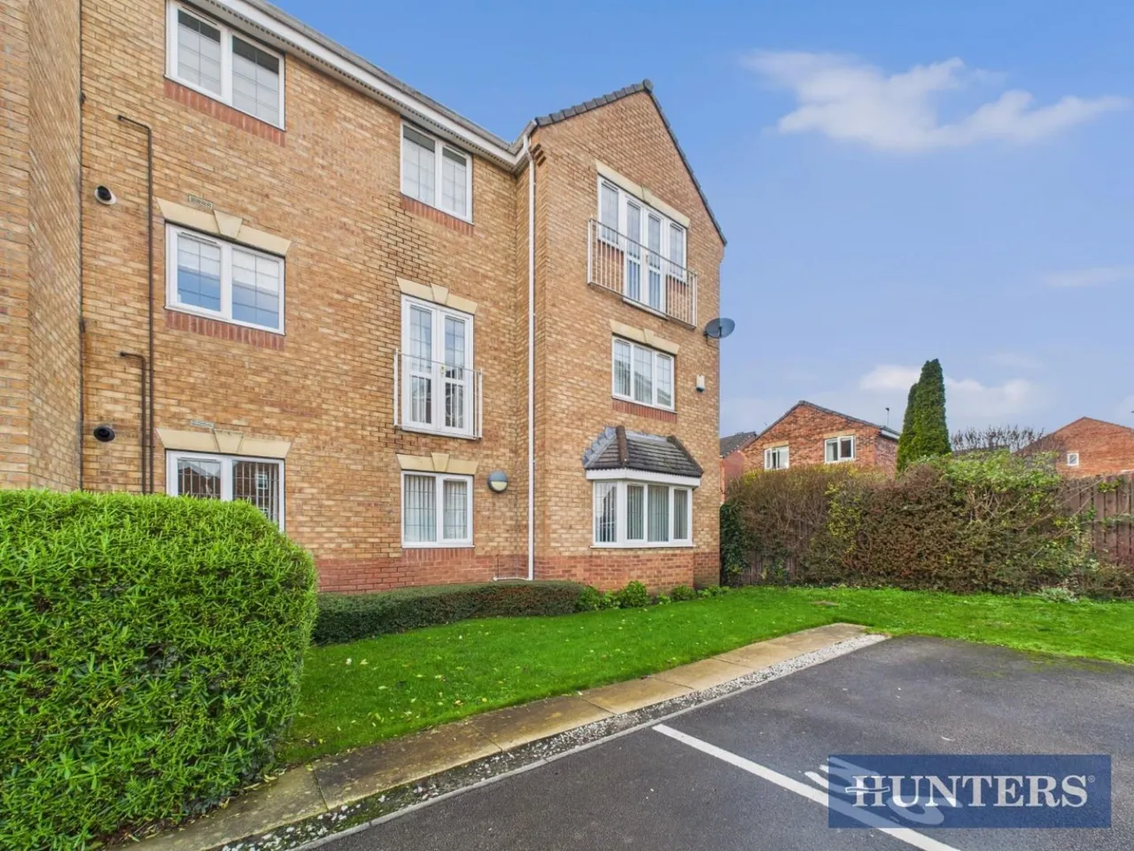 2 bed flat for sale — Mill View Road, Beverley