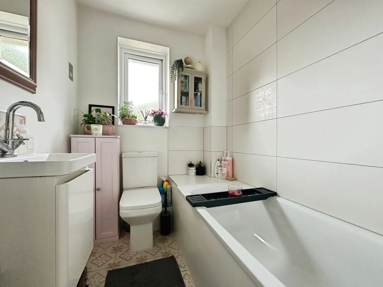 The Orchard, Lightwater, Surrey, GU18 5YS, photo 6