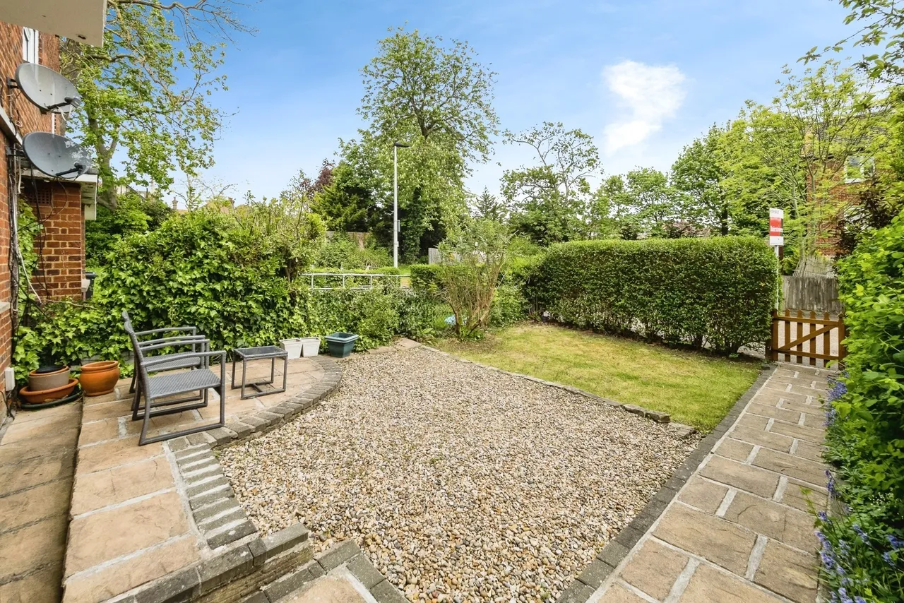 Croft Lodge Close, Woodford Green, IG8, photo 8