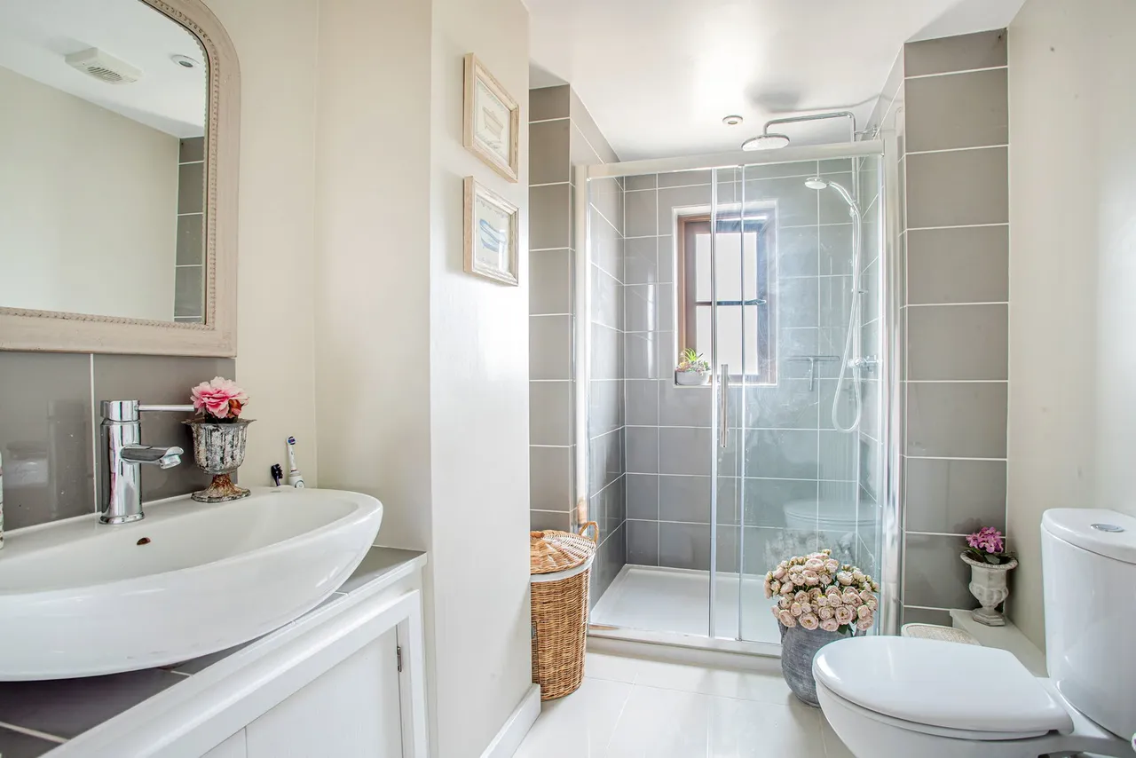 Tetbury Lane, Crudwell, photo 27