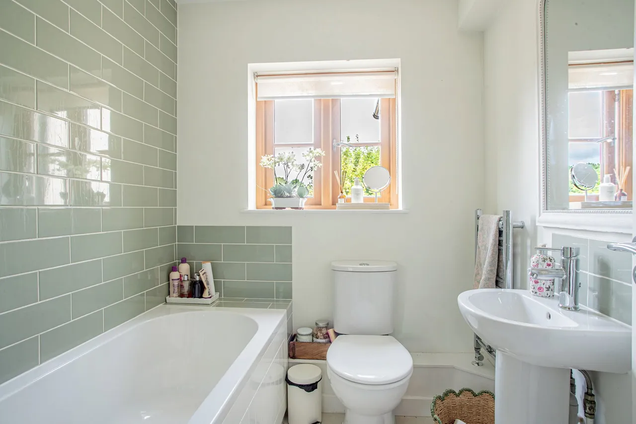 Tetbury Lane, Crudwell, photo 12