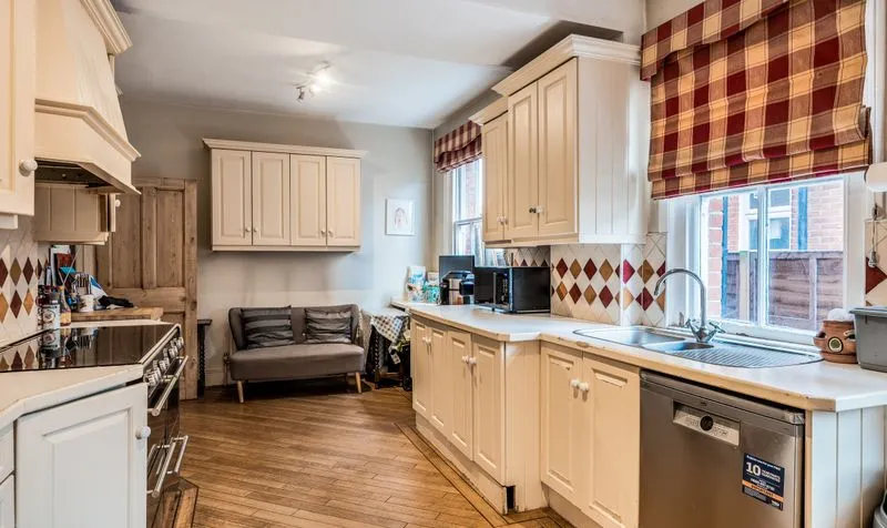 Temple Road, Epsom, KT19, photo 11