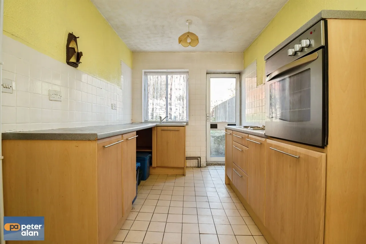 Glynne Street, Cardiff, CF11, photo 5