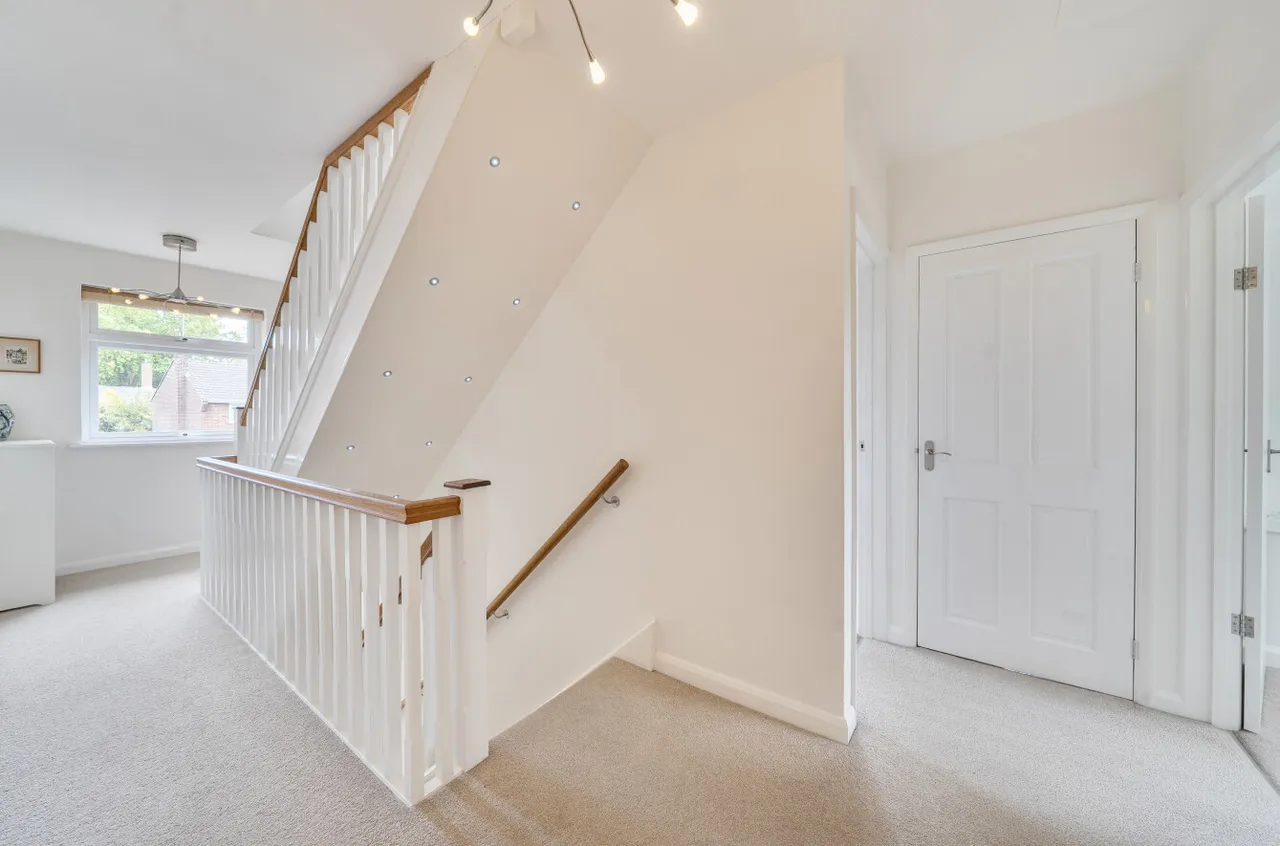 Carlyon Close, Farnborough, Hampshire, GU14 7BX, photo 24