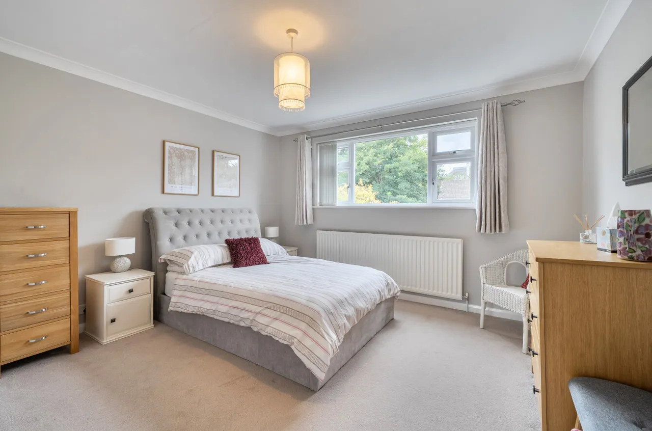 Carlyon Close, Farnborough, Hampshire, GU14 7BX, photo 9