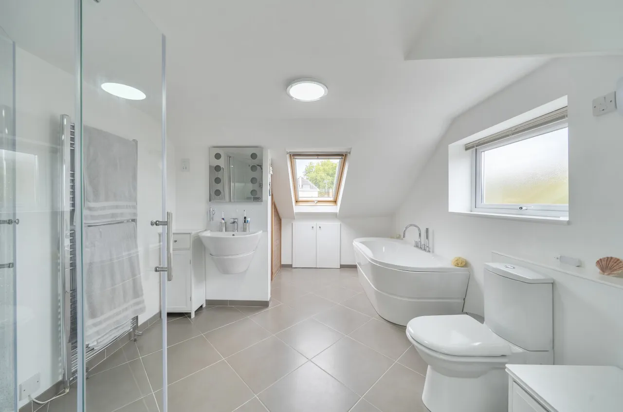 Carlyon Close, Farnborough, Hampshire, GU14 7BX, photo 7