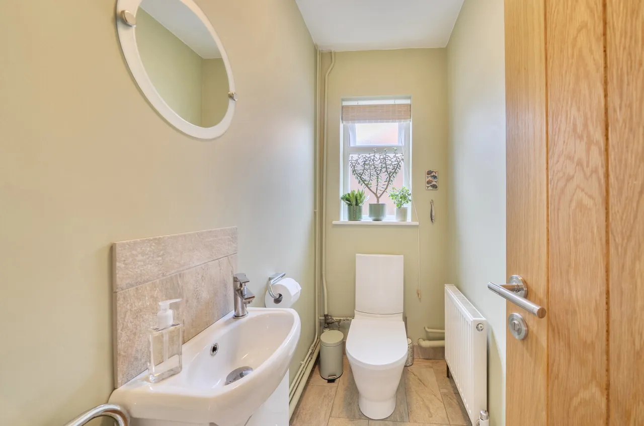 Carlyon Close, Farnborough, Hampshire, GU14 7BX, photo 19