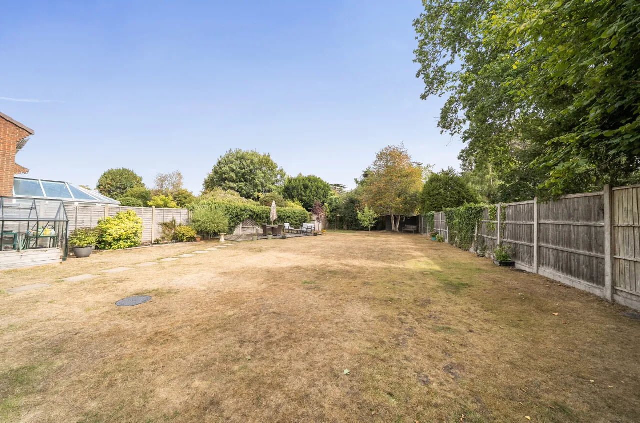 Carlyon Close, Farnborough, Hampshire, GU14 7BX, photo 15