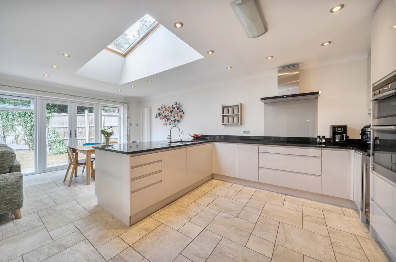 Carlyon Close, Farnborough, Hampshire, GU14 7BX, photo 13