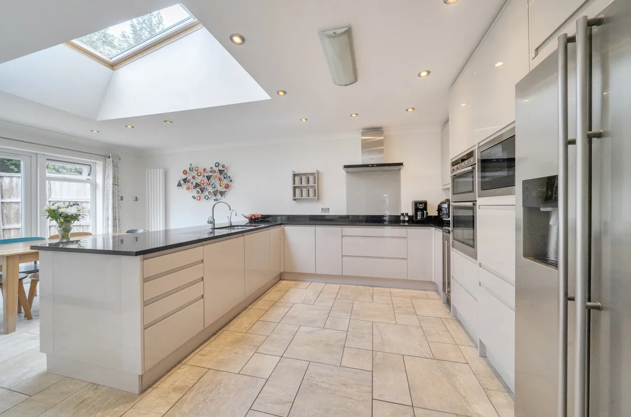 Carlyon Close, Farnborough, Hampshire, GU14 7BX, photo 17