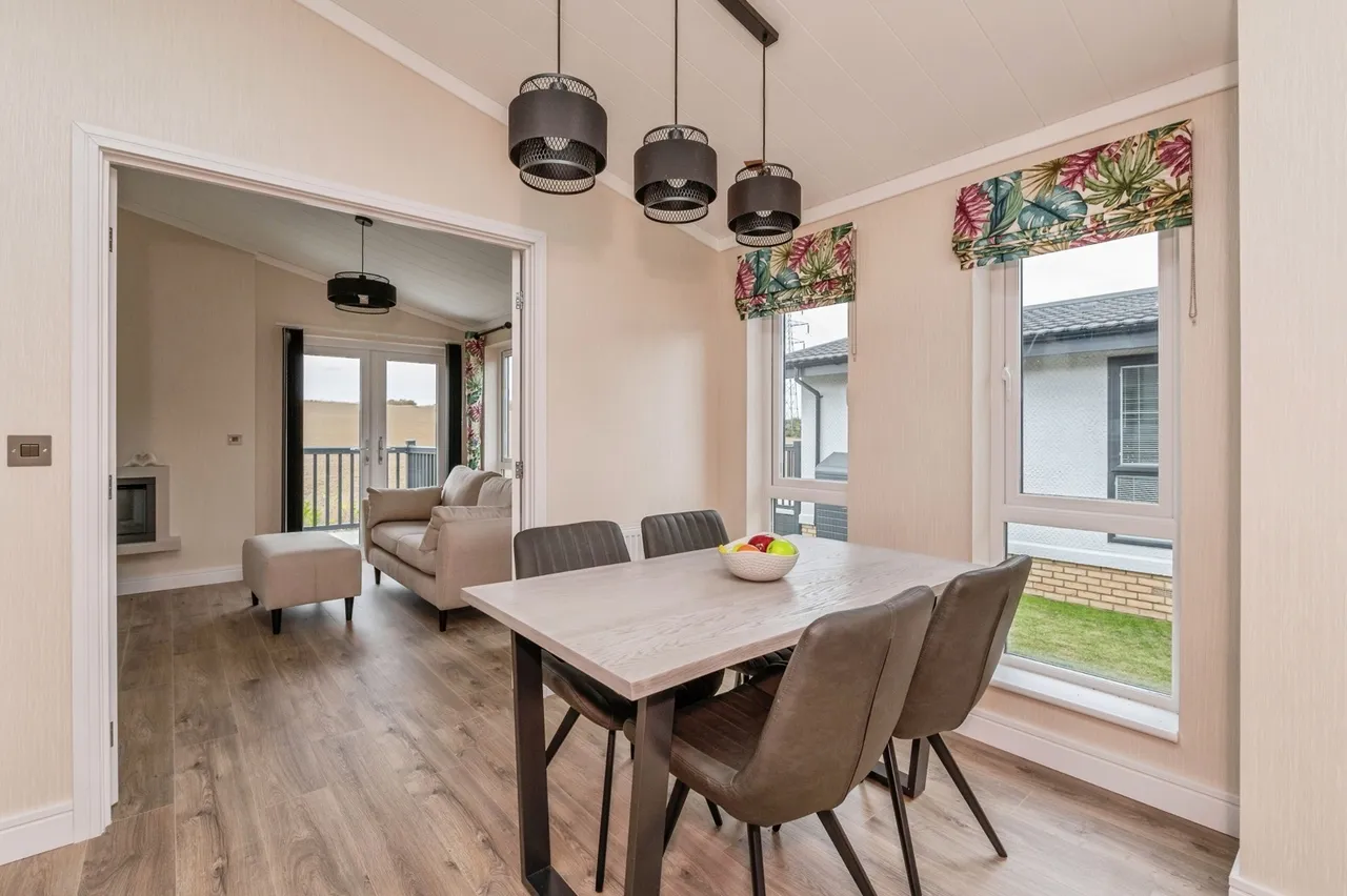 Waltons Hall Road, Stanford-le-Hope, Essex, SS17, photo 6