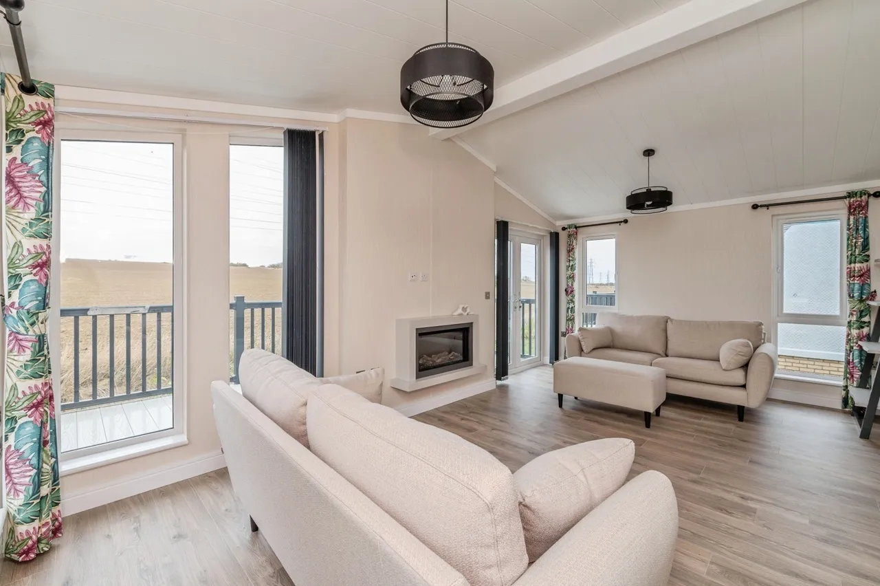 Waltons Hall Road, Stanford-le-Hope, Essex, SS17, photo 3