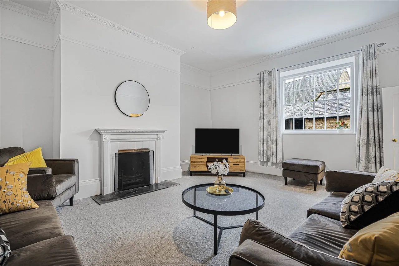 High St, Great Houghton, NN4, photo 9
