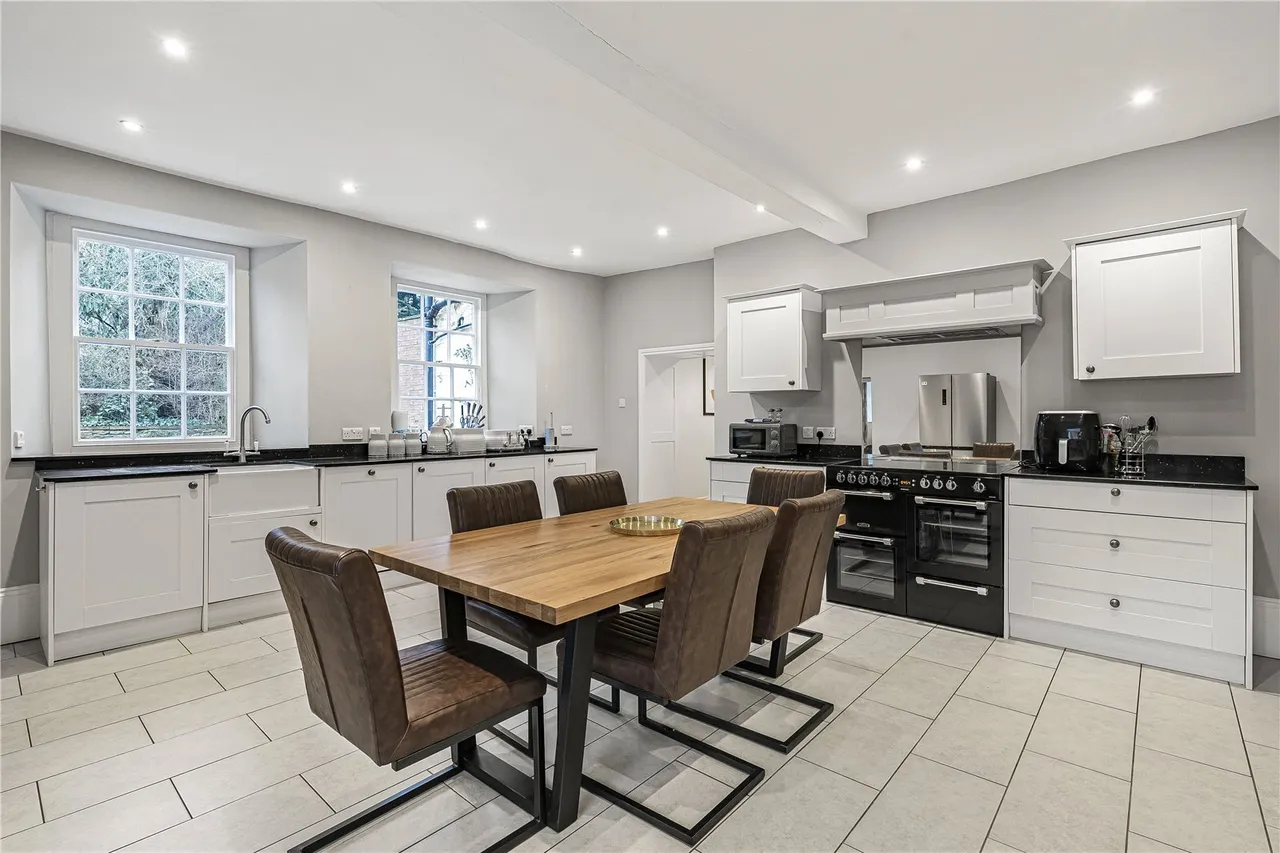 High St, Great Houghton, NN4, photo 11