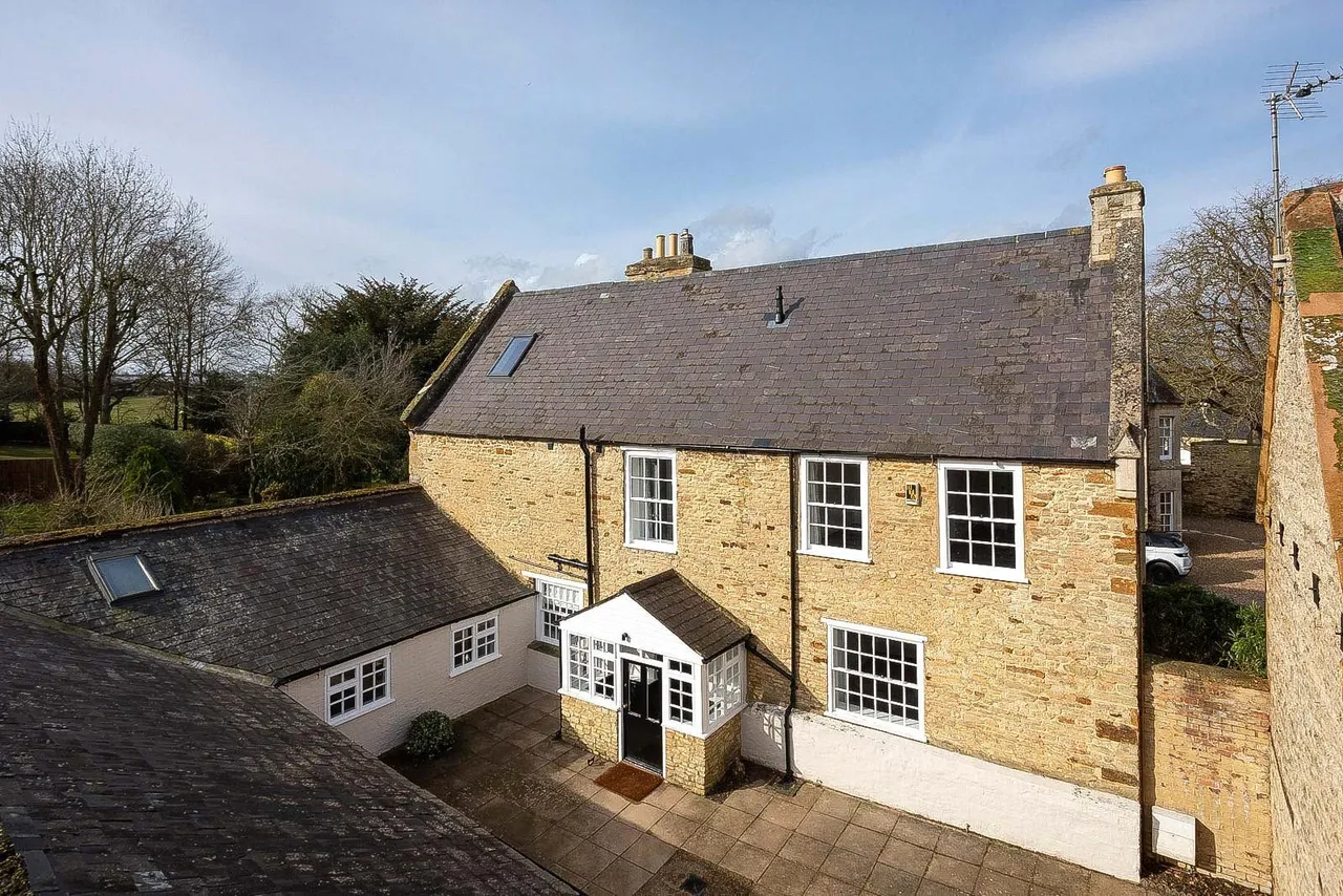 High St, Great Houghton, NN4, photo 3