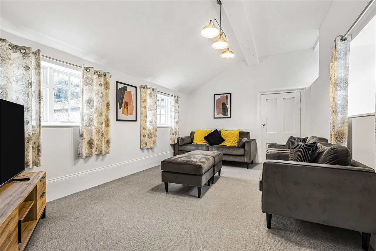 High St, Great Houghton, NN4, photo 12