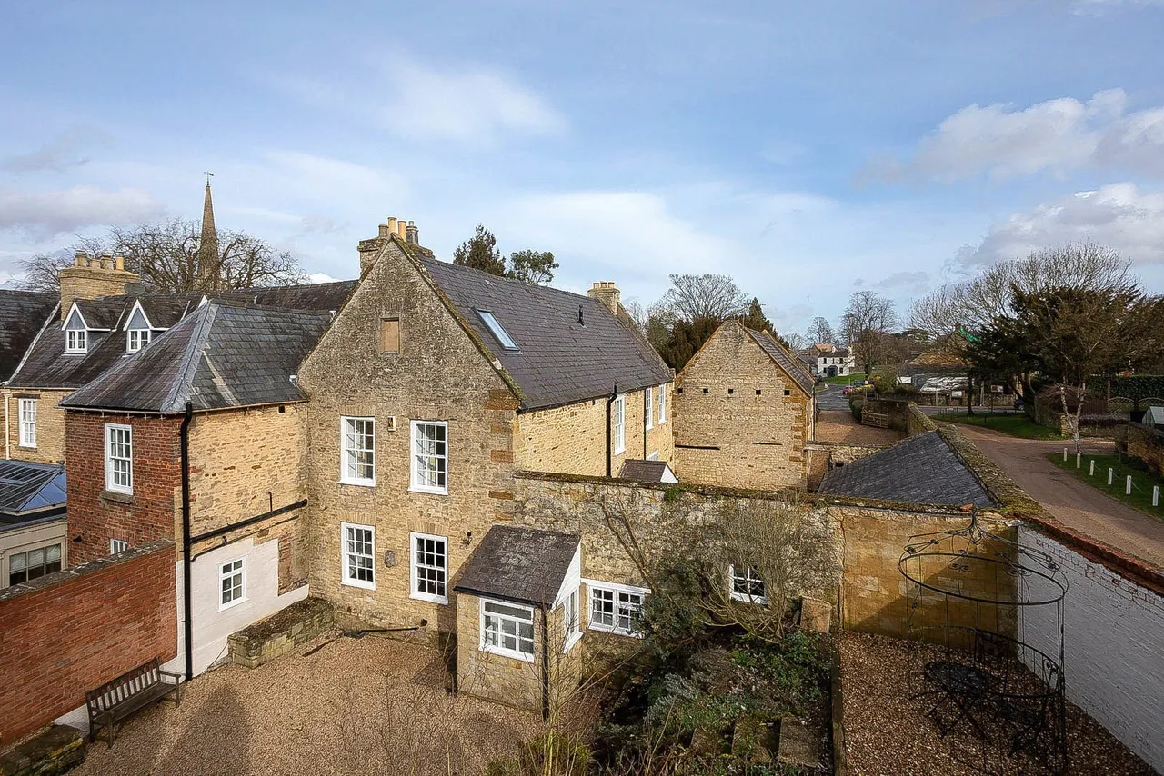 High St, Great Houghton, NN4, photo 4