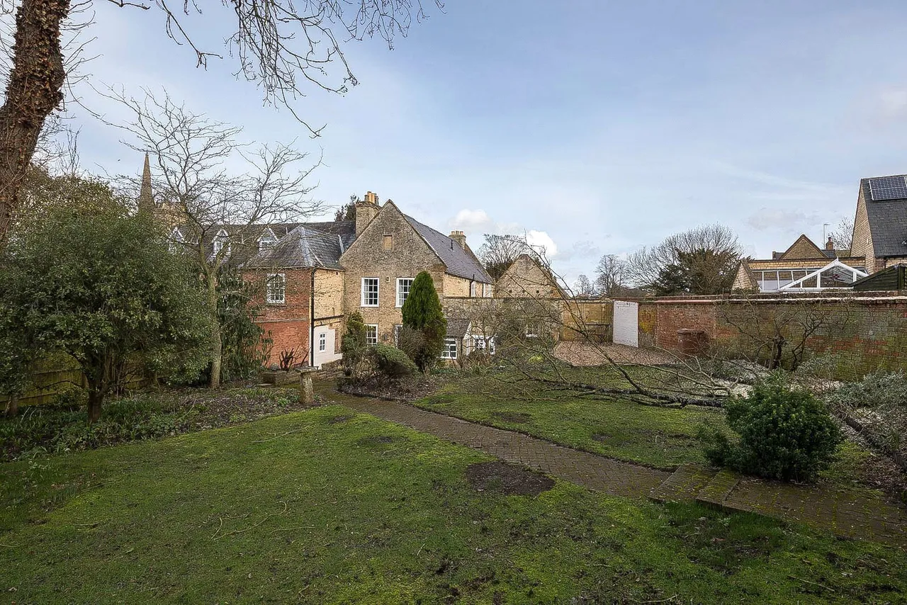 High St, Great Houghton, NN4, photo 5